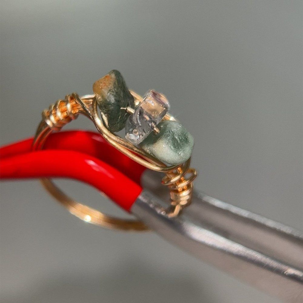 ‎Gold Wire Handmade 3-Stone Ring - Picture 3 of 6